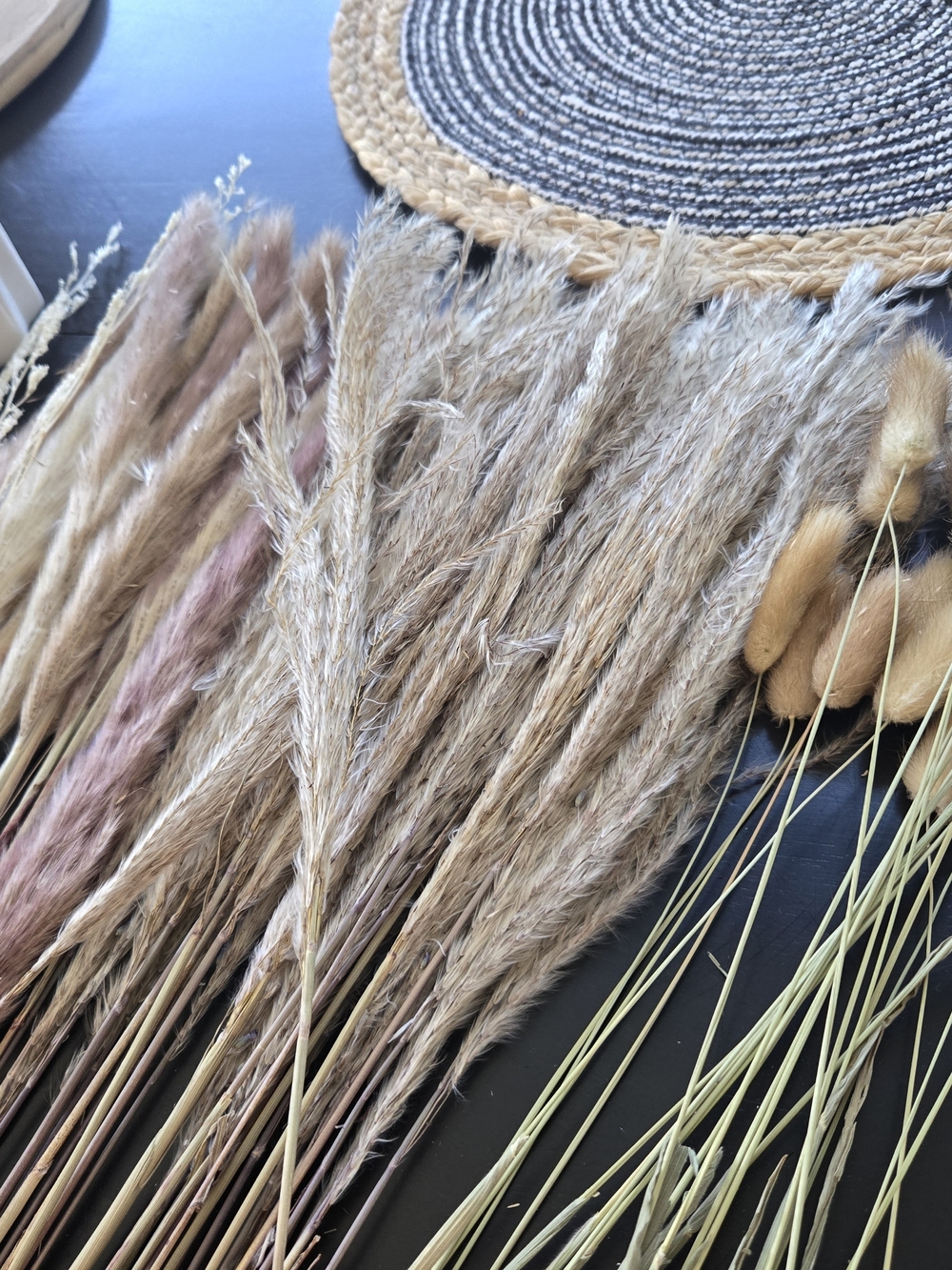 Natural Dried Pampas Grass Bundle - Neutral Tones